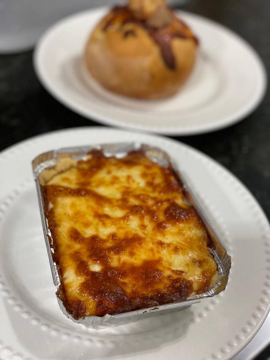 Empadão de Carne Seca com tampa de queijo